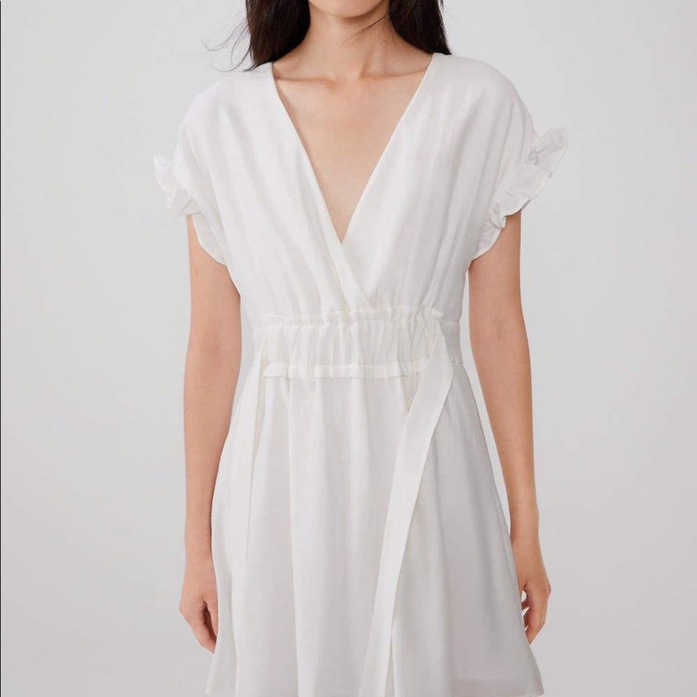Zara White Dress with ruffled sleeves 💕